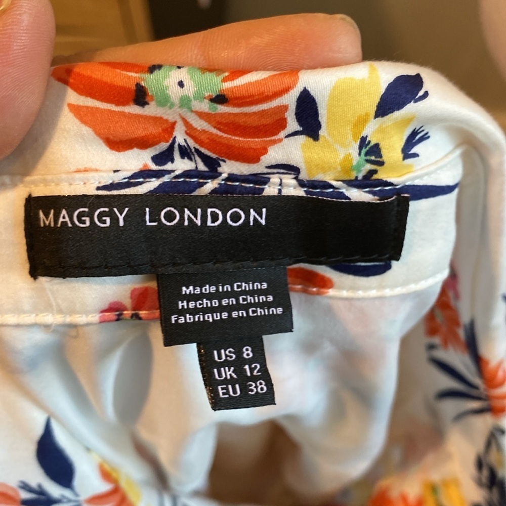 Maggy London White Dress with Floral Accents Amalia Short Sleeve Jersey Size 8 - Picture 2 of 13